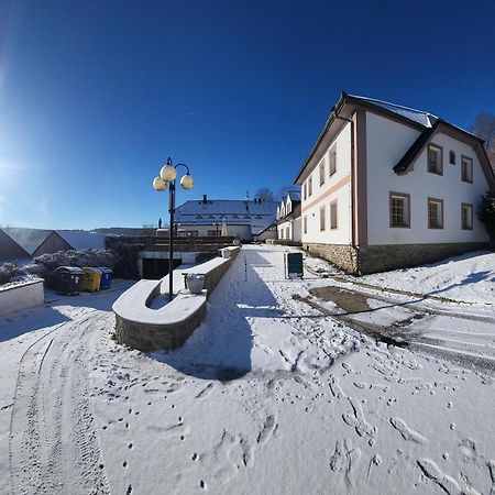 Hotel Zlaty Potok Nicov  Esterno foto